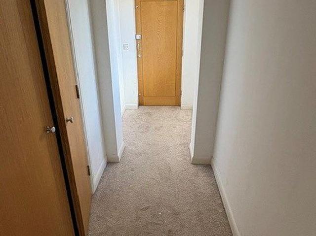 Apartment for rent in Little Stanmore, Greater London
