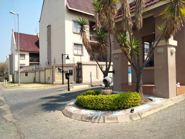 Flat for sale in Randburg, Gauteng