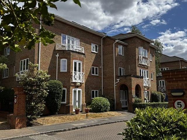 Apartment for rent in London Borough of Richmond upon Thames, Greater London