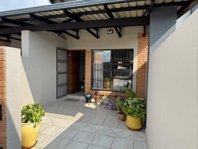 Flat for sale in Kempton Park