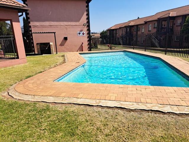 Flat for rent in Jansenpark, City of Ekurhuleni Metropolitan Municipality