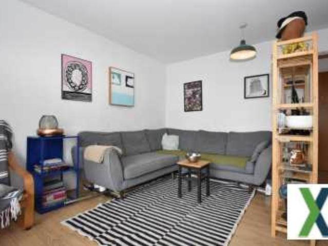 Flat for sale in Stratford