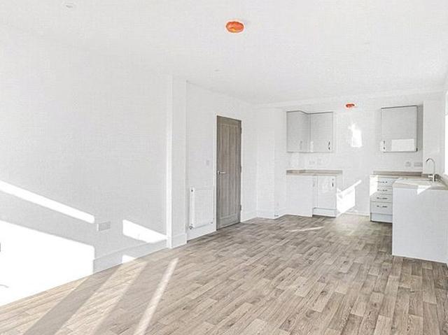Apartment for rent in London Borough of Croydon, Thornton Heath