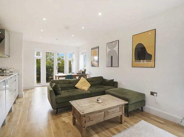 Apartment for rent in London Borough of Croydon, Thornton Heath