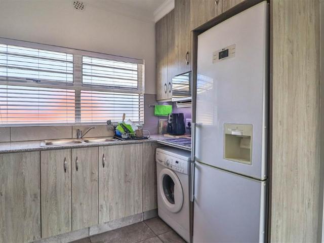 Flat for sale in Cape Town, Milnerton