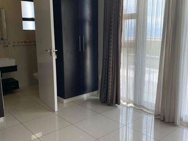 Flat for sale in Seaview, Kwazulu-natal