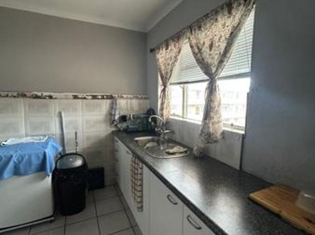 Flat for sale in Cape Town, Western Cape