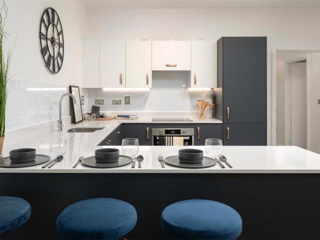 Apartment for rent in Ashley Park, Surrey