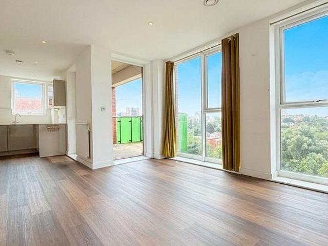 Apartment for rent in Preston, Greater London