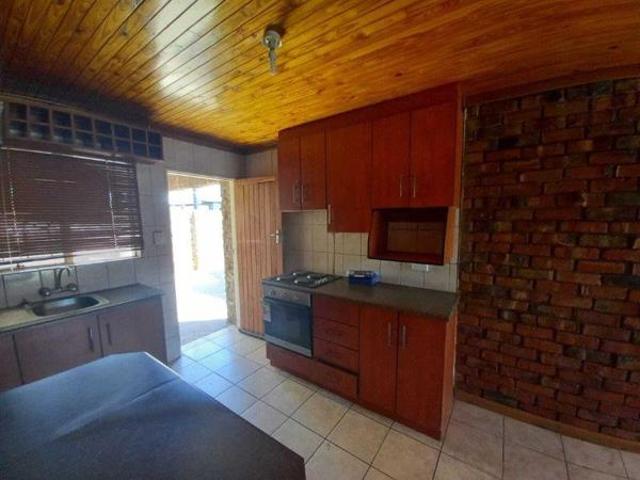 Flat for rent in Kimberley, Frances Baard District Municipality