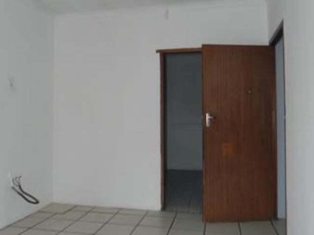 Flat for rent in Seaview, Kwazulu-natal