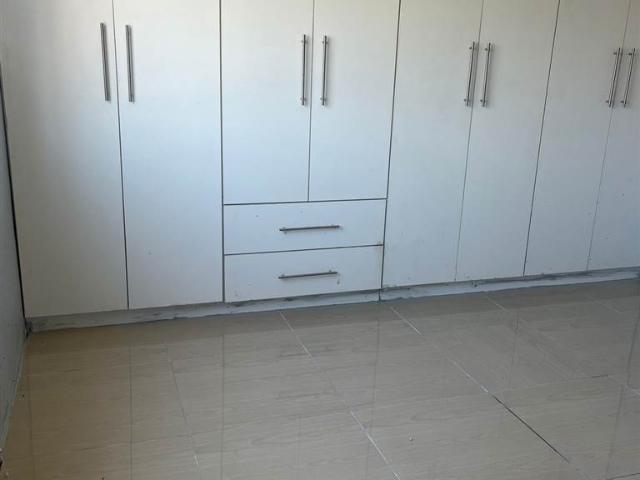 Flat for sale in Seaview, Kwazulu-natal