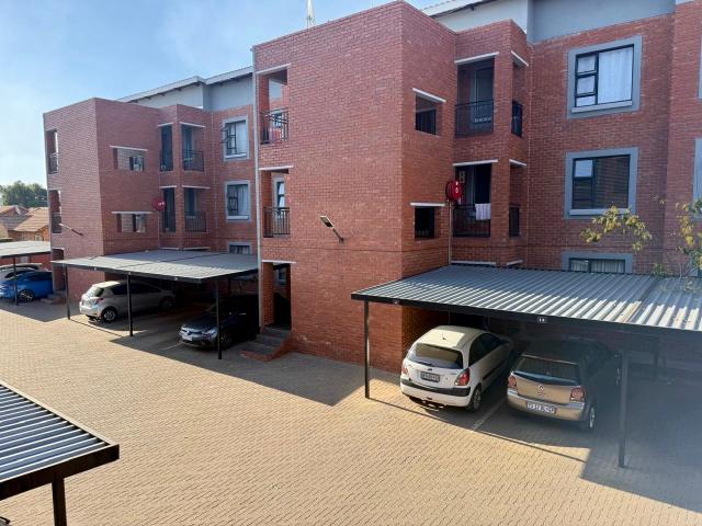 Flat for sale in Nooitgedacht, Gauteng