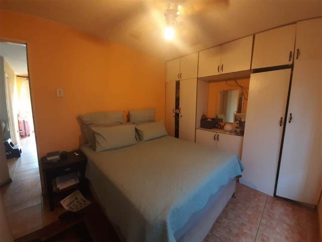 Flat for sale in Seaview, Kwazulu-natal