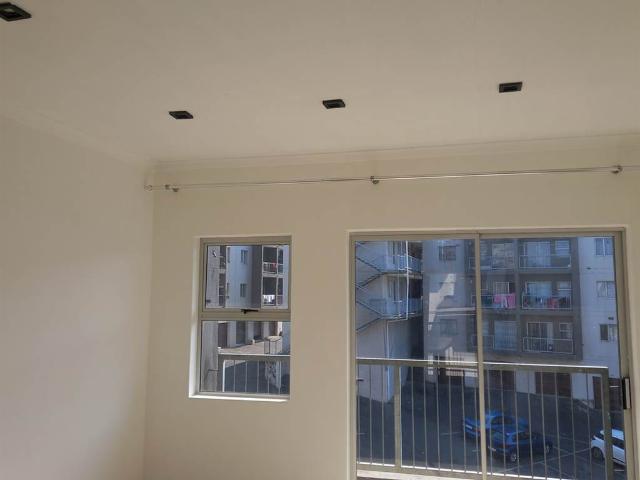 Flat for sale in Seaview, Kwazulu-natal
