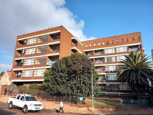 Flat for rent in Vosloorus, Gauteng