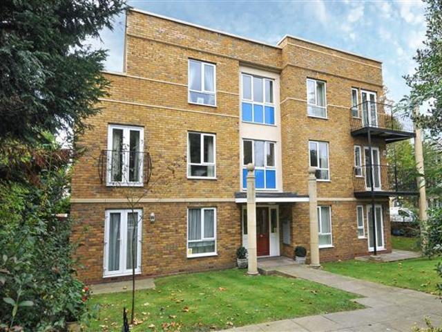 Apartment for rent in London Borough of Croydon, Sanderstead