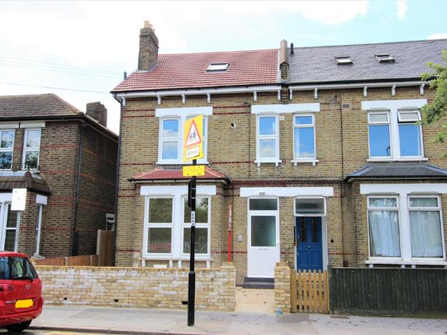 Apartment for rent in London Borough of Croydon, Shirley