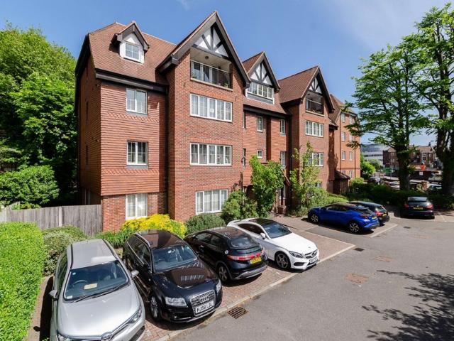 Apartment for rent in London Borough of Croydon, Purley