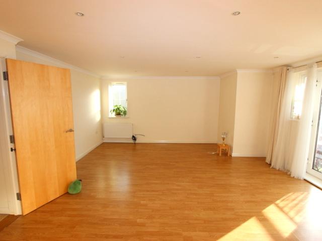 Apartment for rent in London Borough of Croydon, Purley