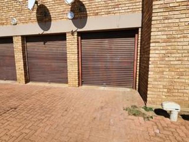 Apartment for sale in Mohlakeng, Gauteng