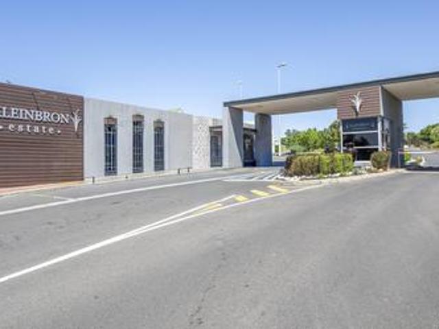 Apartment for sale in Brackenfell, City of Cape Town