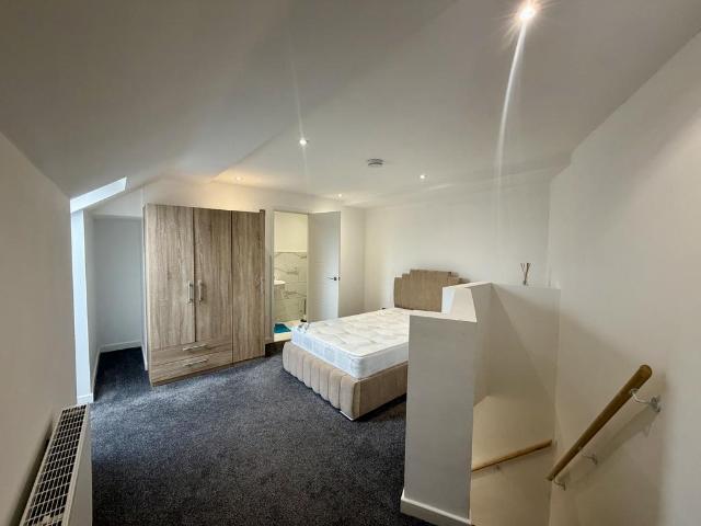 Room for rent in Woodseats, South Yorkshire