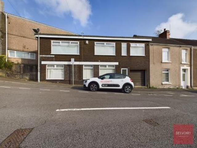 Apartment for rent in Cwmbwrla, Nangreaves