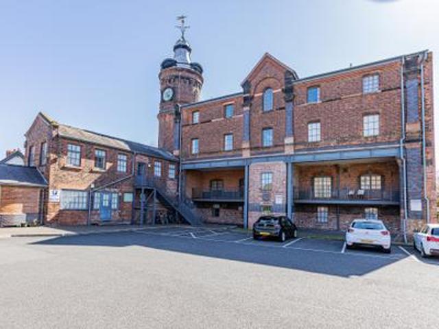 Apartment for rent in Wilderspool, Warrington