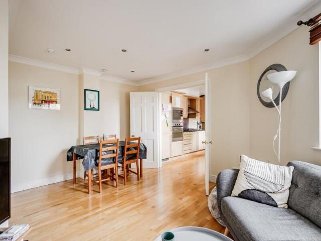 Apartment for rent in Chalk Farm, Greater London