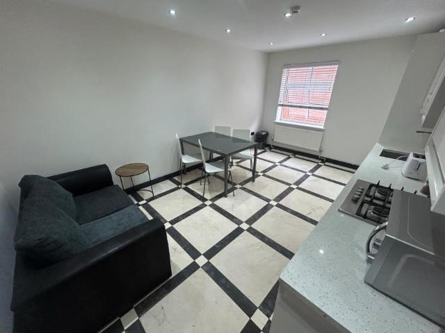 Apartment for rent in Horninglow and Eton, Beamhurst
