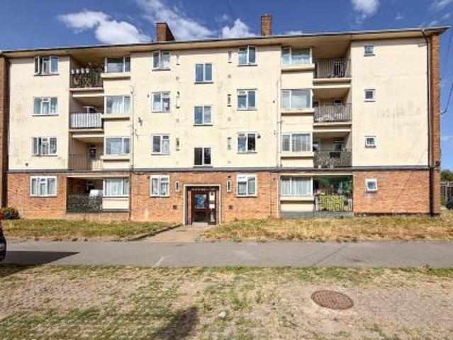 Apartment for rent in Bourne End, Pouchen End