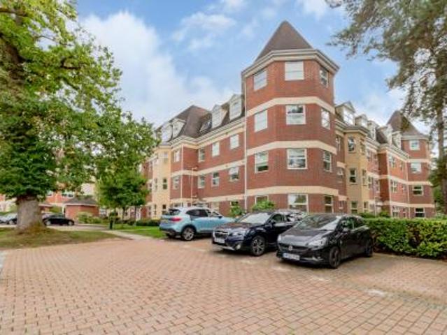 Apartment for rent in Heol-las, Surrey