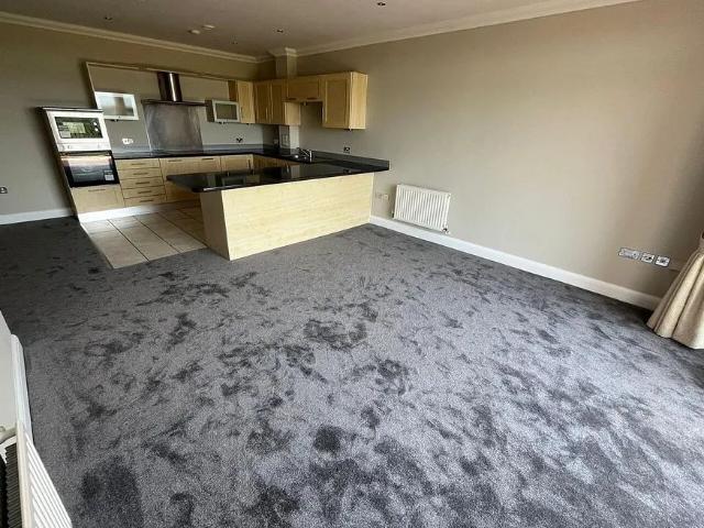 Apartment for rent in Brook Street, Navestock Side