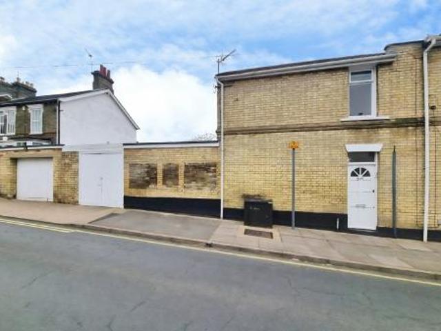 Apartment for rent in The Dales, Key Street