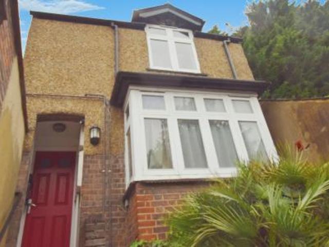 Apartment for rent in Hatching Green, Five Acres