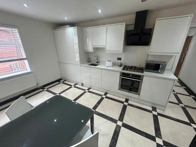 Apartment for rent in Horninglow and Eton, Beamhurst