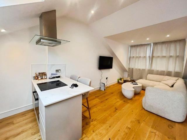 Apartment for rent in Sands End, Greater London