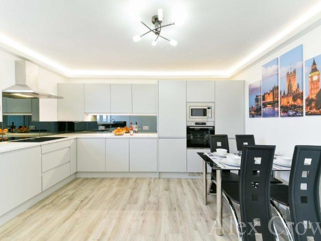 Apartment for rent in Stroud Green, Greater London