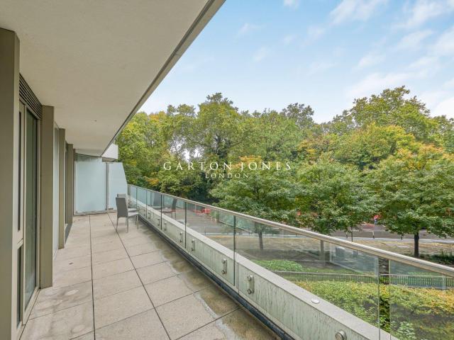 Apartment for rent in Falcon Estate, Greater London