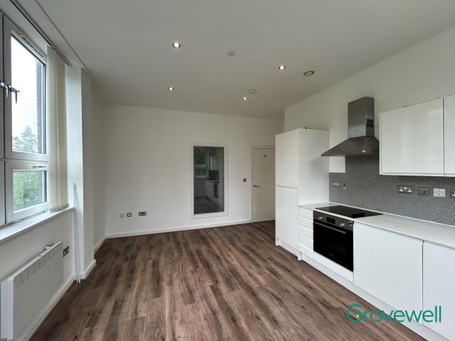 Apartment for rent in Stoneycroft, Calderstones