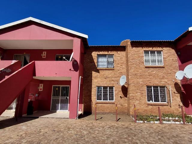 Apartment for rent in Mohlakeng, Gauteng