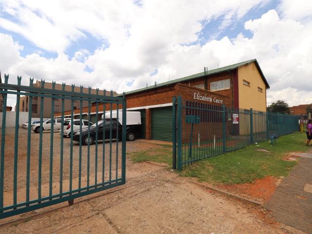 Flat for rent in Ekurhuleni, Gauteng