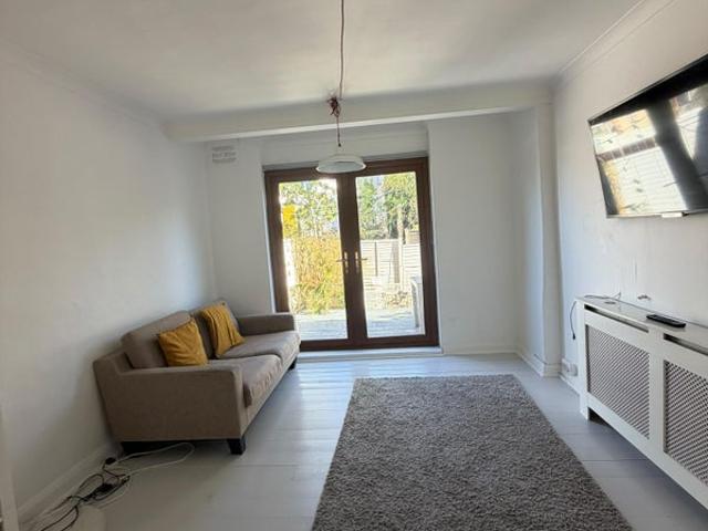 Apartment for rent in London Borough of Merton, Greater London
