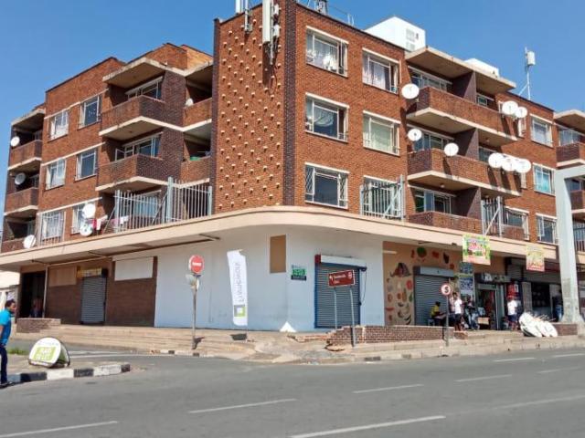 Apartment for rent in Rosettenville, Johannesburg