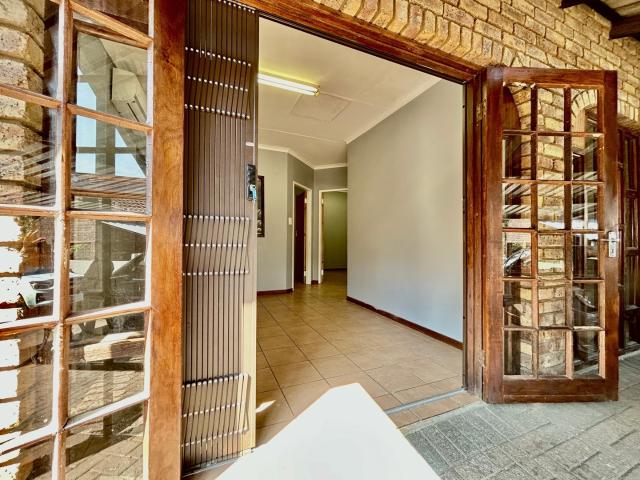 Apartment for rent in Safari Gardens, Rustenburg Local Municipality