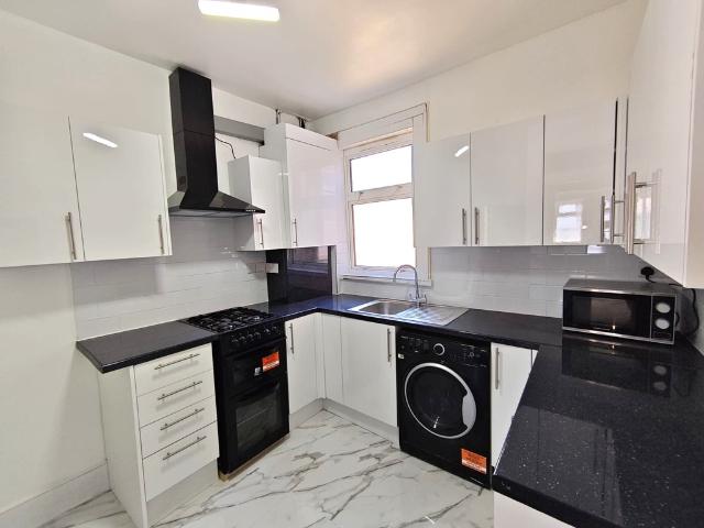 Apartment for rent in Furzedown, Isle Of Man