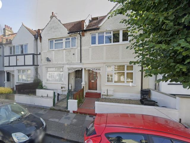 Apartment for rent in Furzedown, Greater London