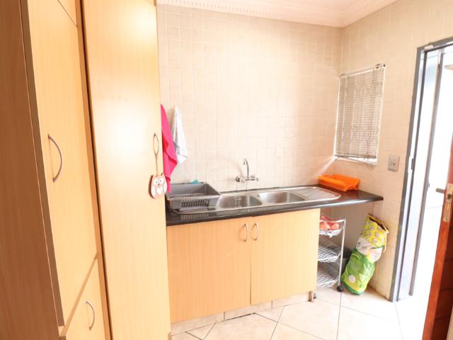 Flat for rent in Ekurhuleni, Gauteng