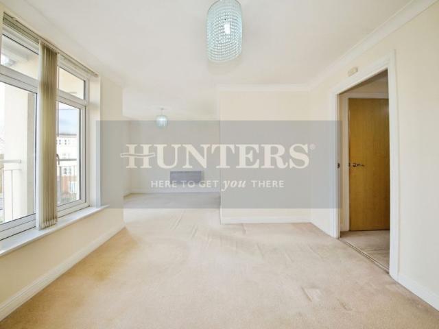 Apartment for rent in Ardleigh Green, Greater London